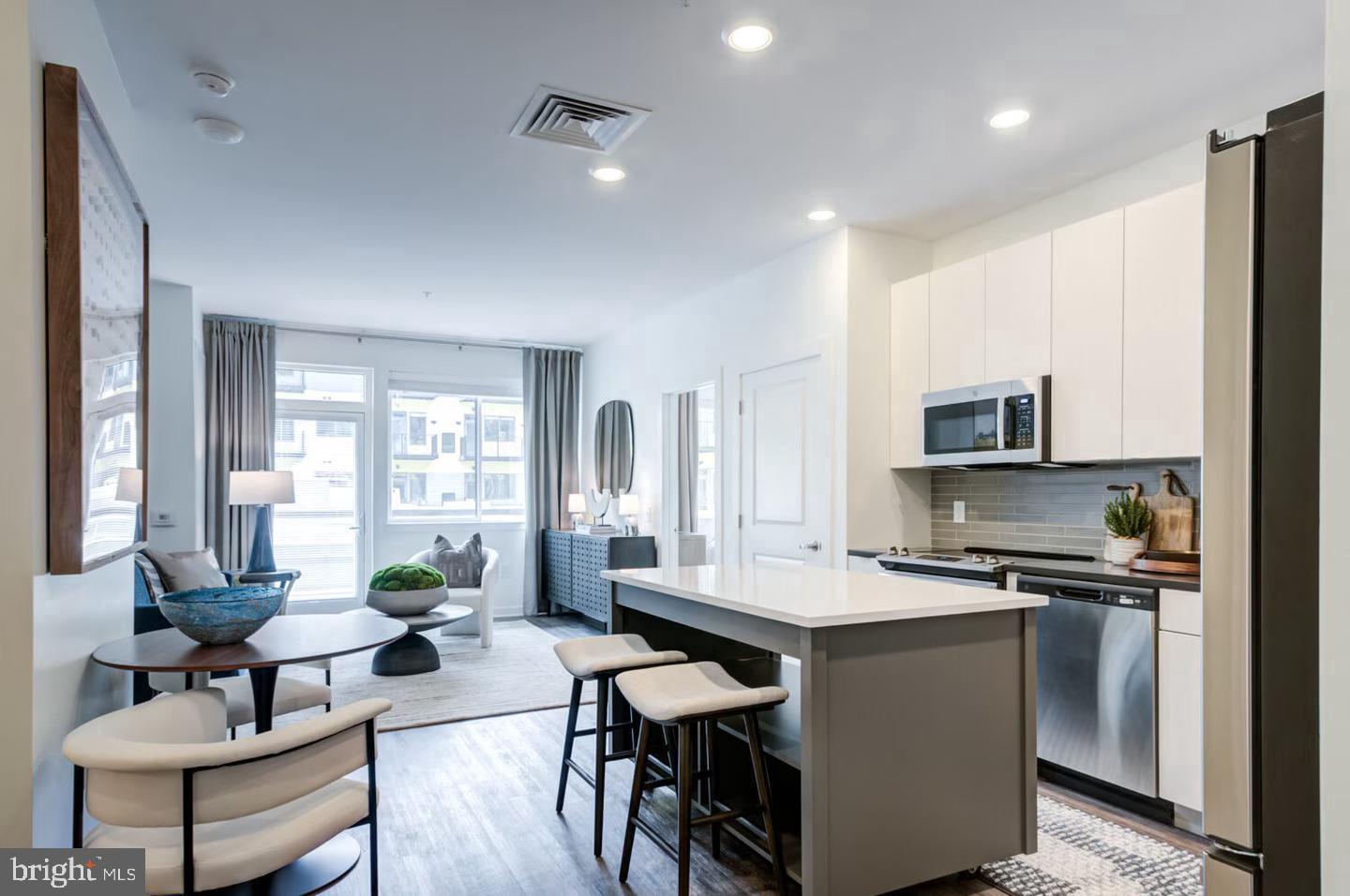 525 N CHRISTOPHER COLUMBUS BLVD #1447 Property Photo 1