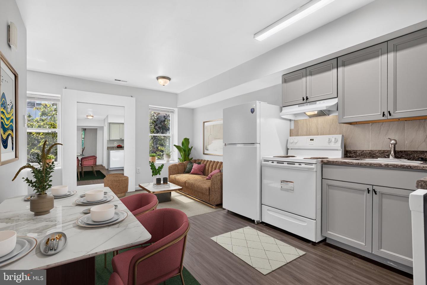 1537 W STILES ST #2 Property Photo 1