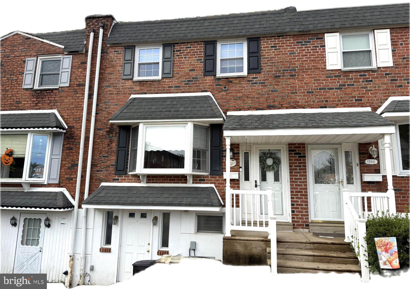 12843 CABELL RD Property Photo 1