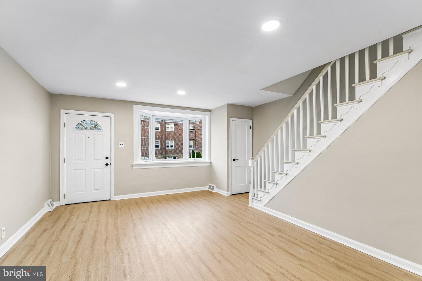 4022 Benner St Property Photo 4