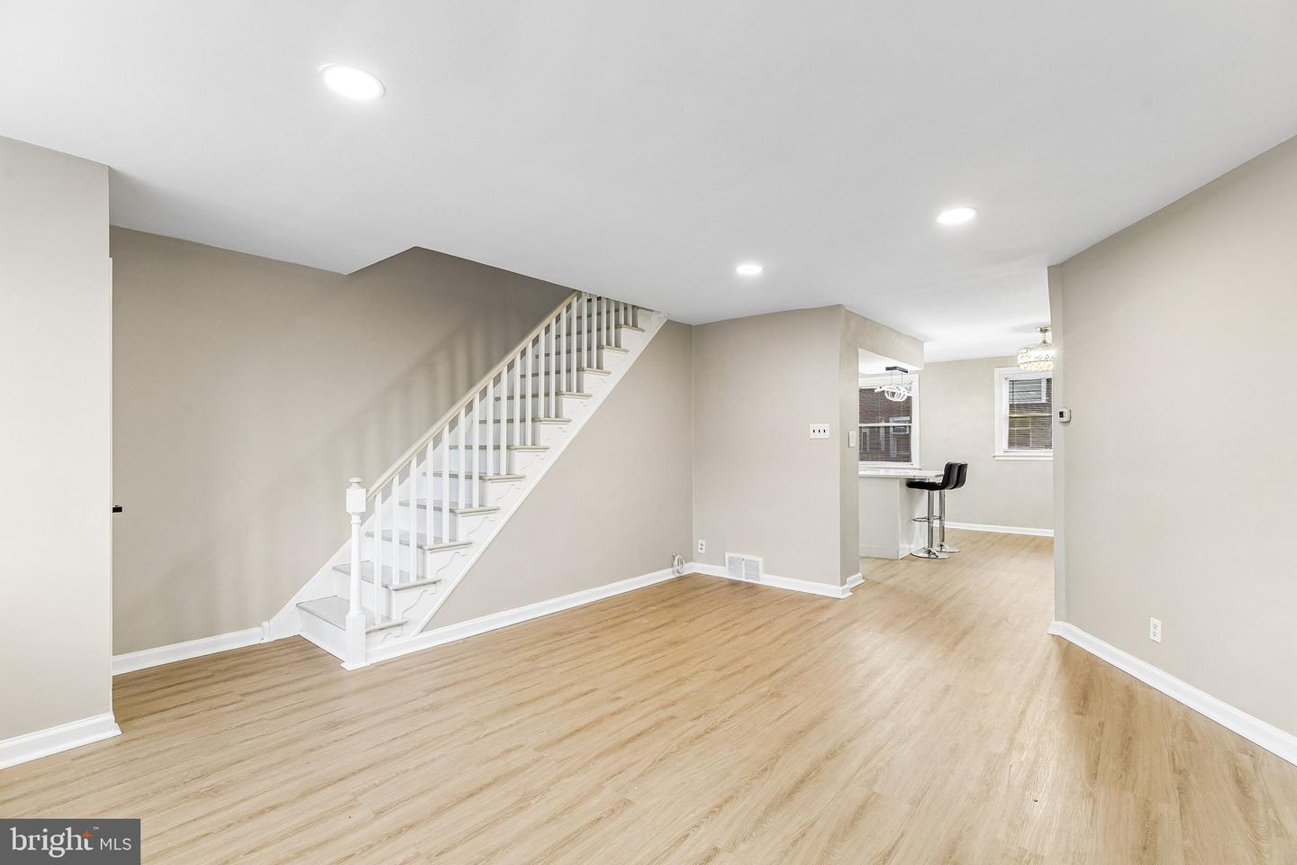 4022 Benner St Property Photo 12