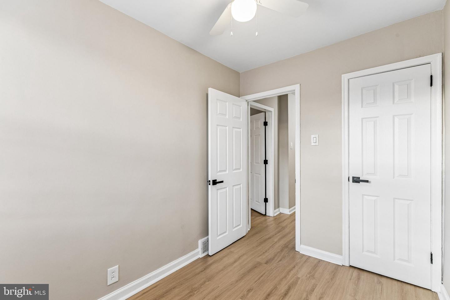 4022 Benner St Property Photo 15