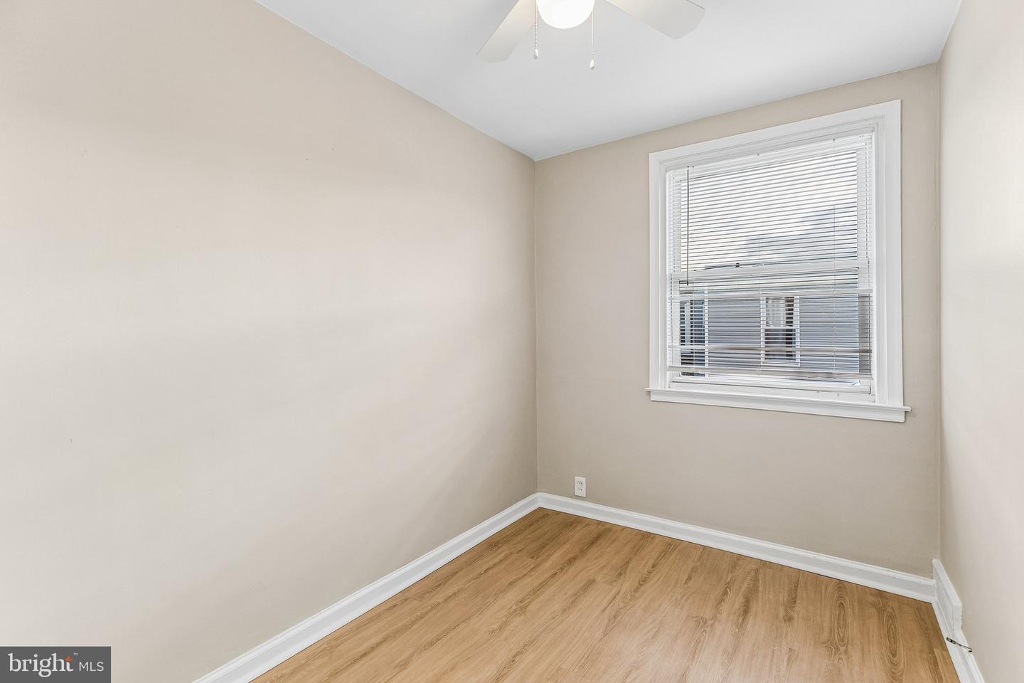 4022 Benner St Property Photo 16