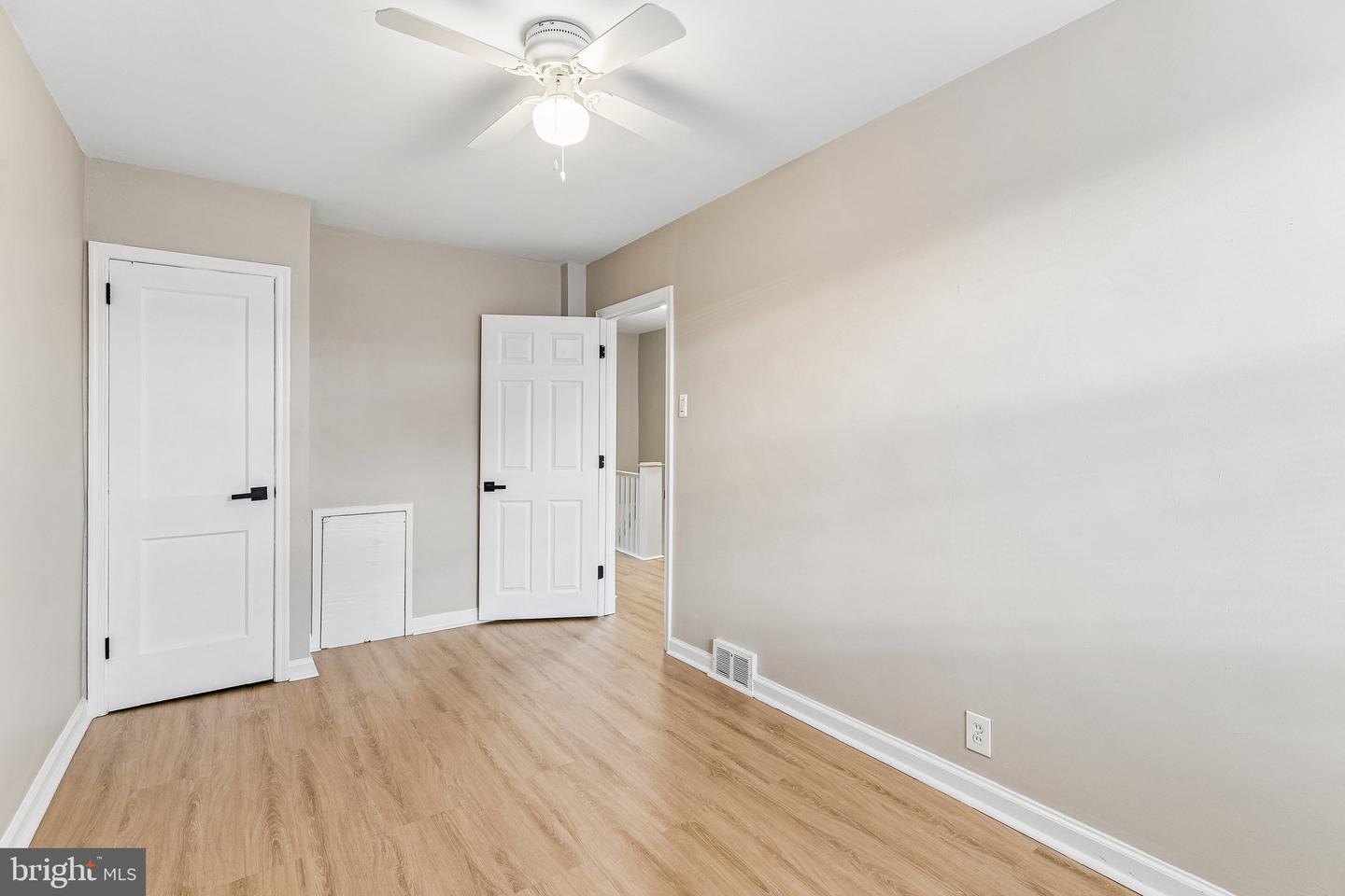 4022 Benner St Property Photo 18