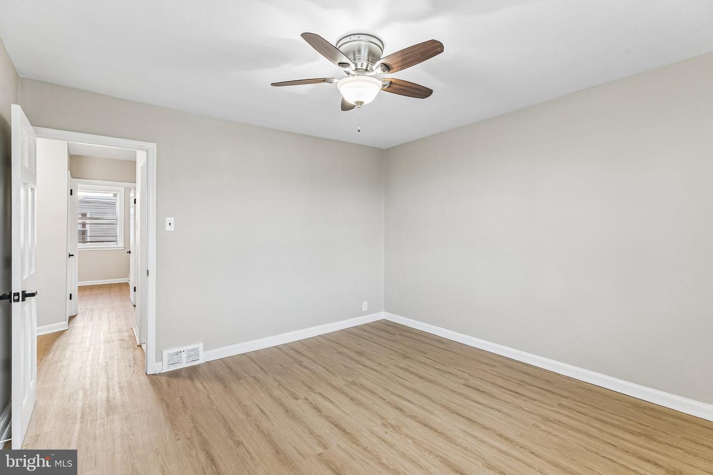 4022 Benner St Property Photo 20