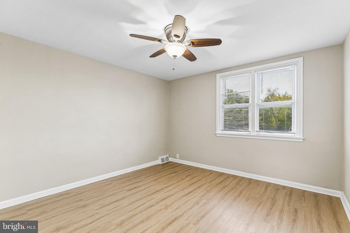 4022 Benner St Property Photo 23