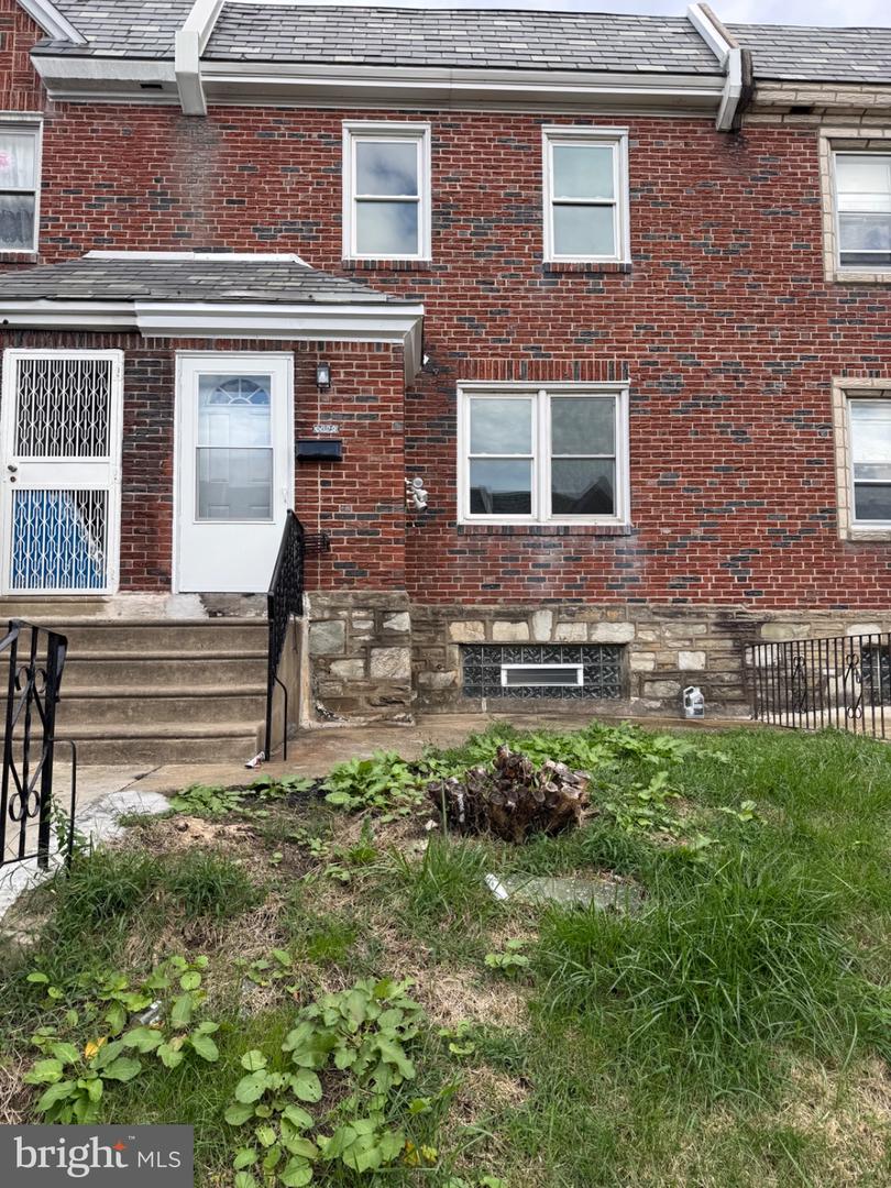 6809 OAKLAND ST Property Photo 1