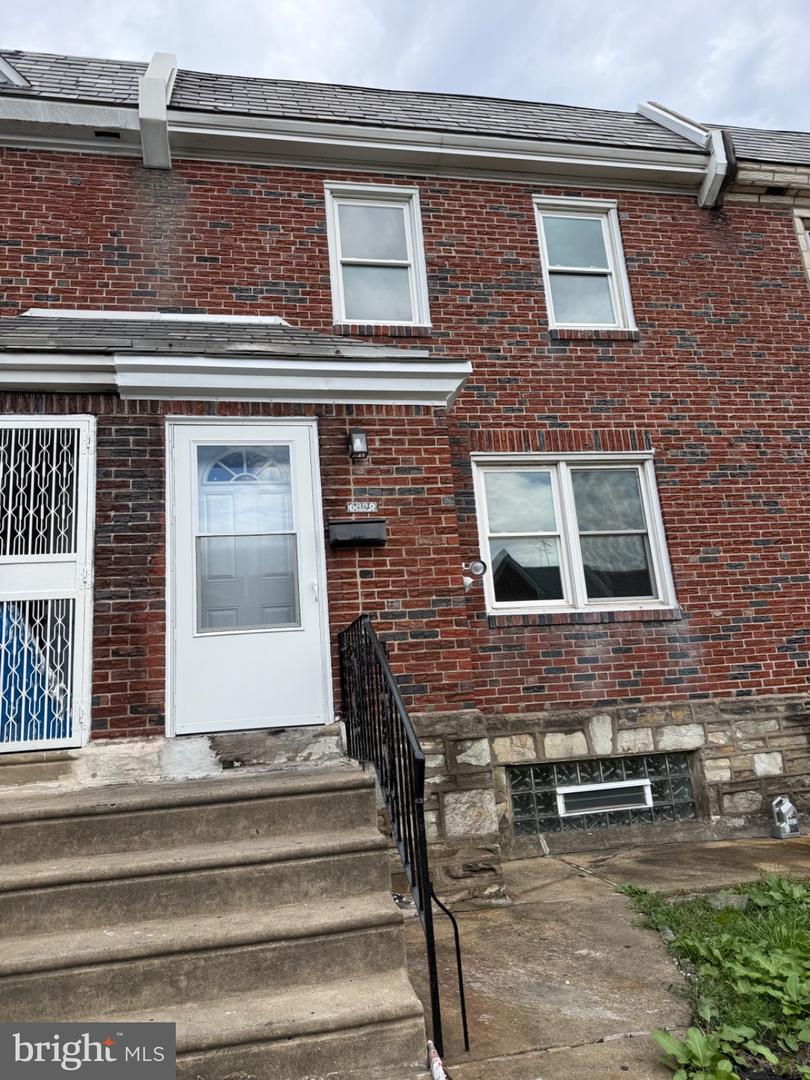 6809 Oakland St Property Photo 2