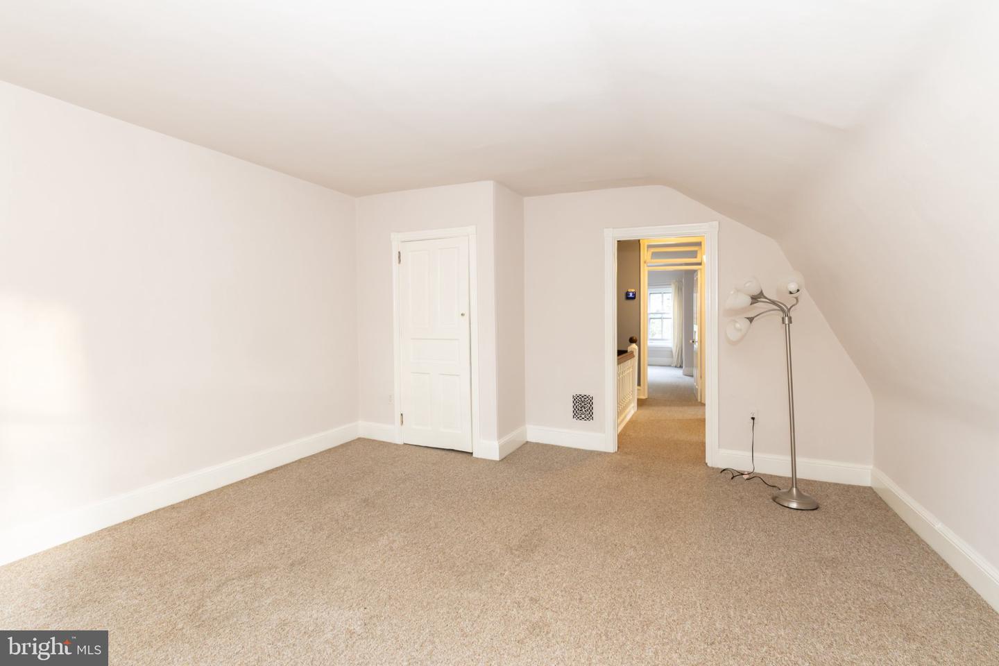 406 W Price St Property Photo 33