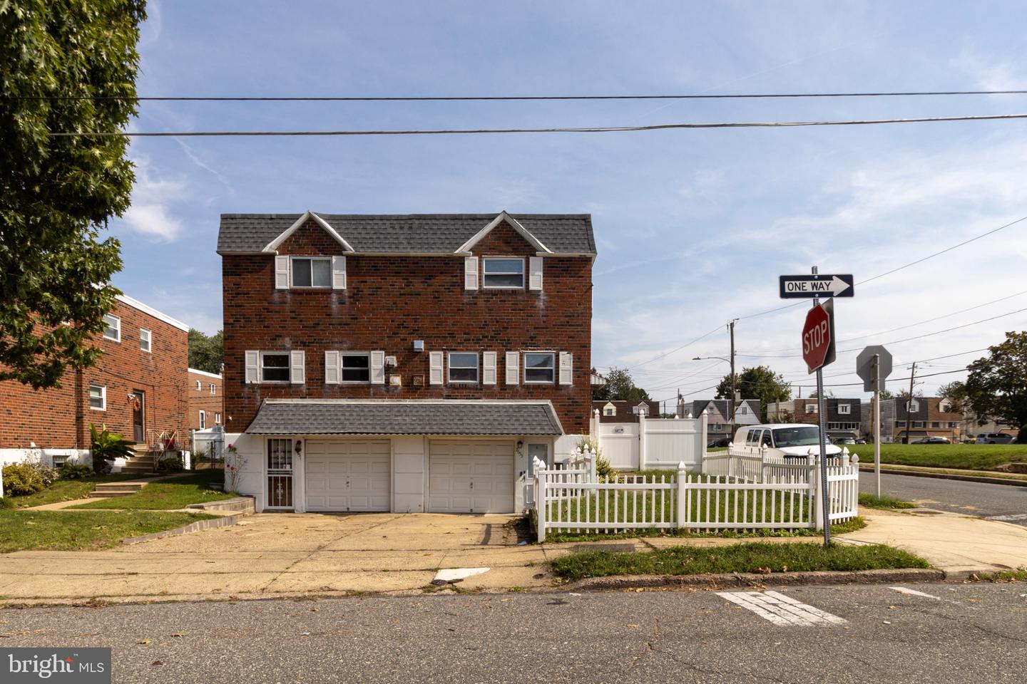 2653 Maxwell St Property Photo 2