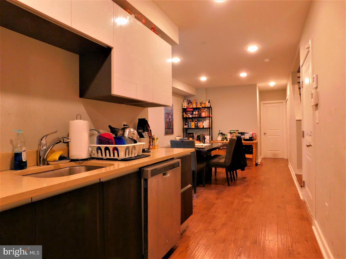 1744 N 16th St #c Property Photo 2