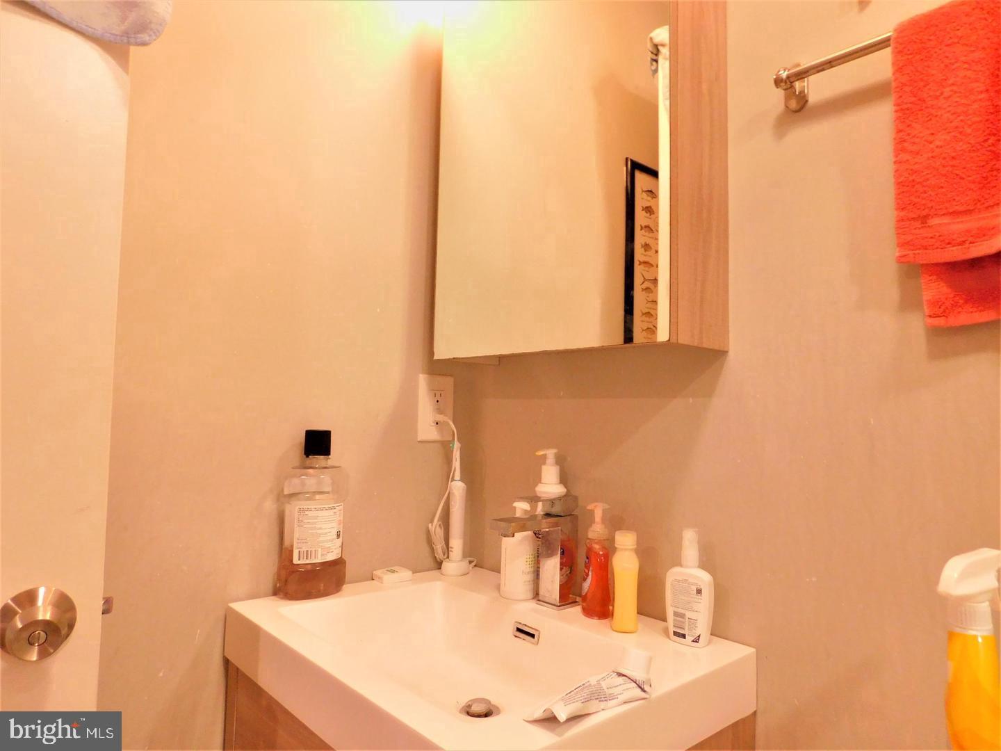 1744 N 16th St #c Property Photo 9
