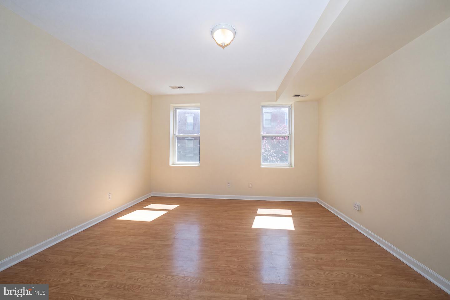 1827 Ginnodo St Property Photo 12