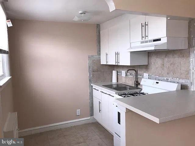 7125 Castor Ave Property Photo 4