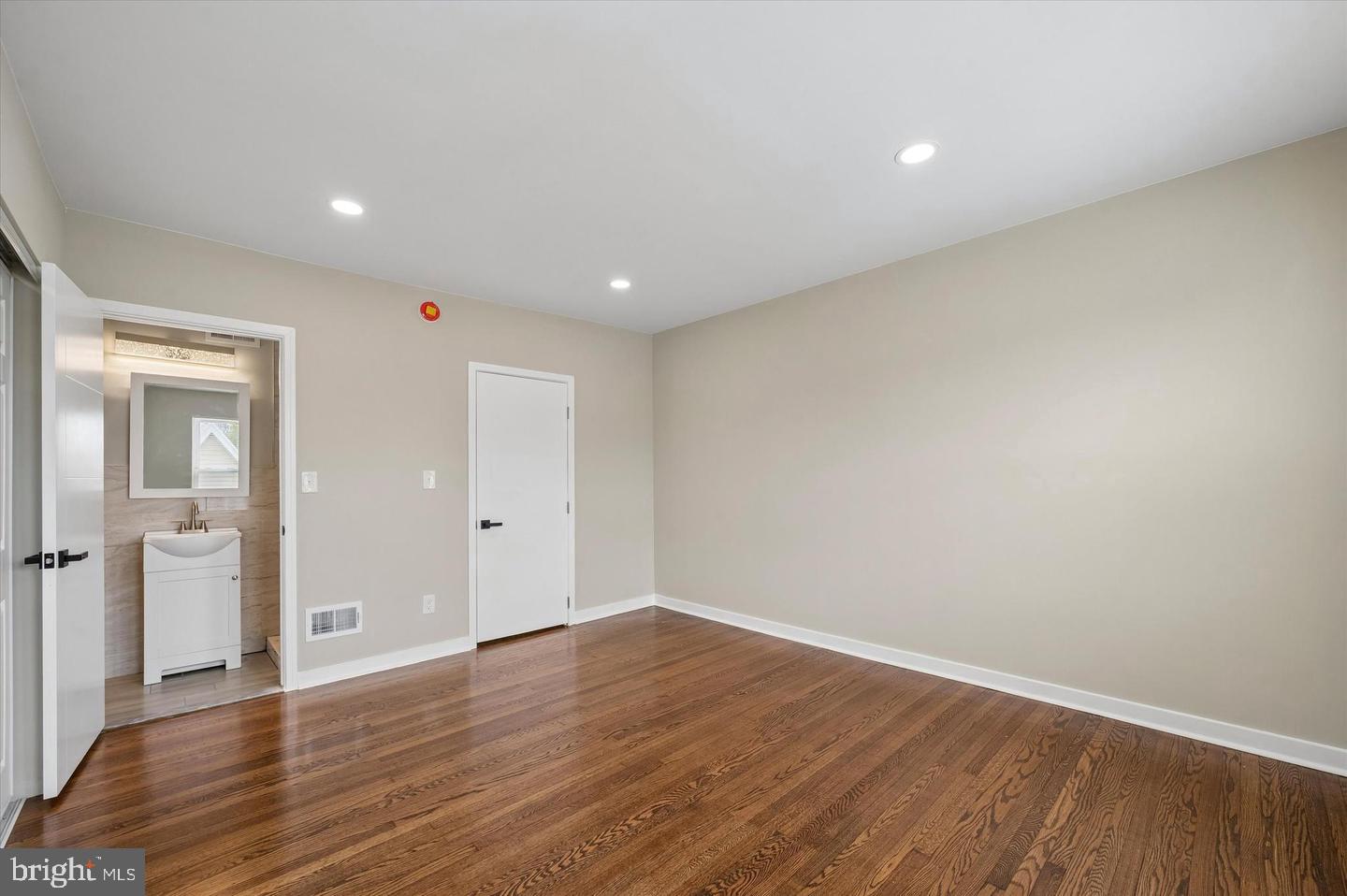6221 Gardenia St Property Photo 20
