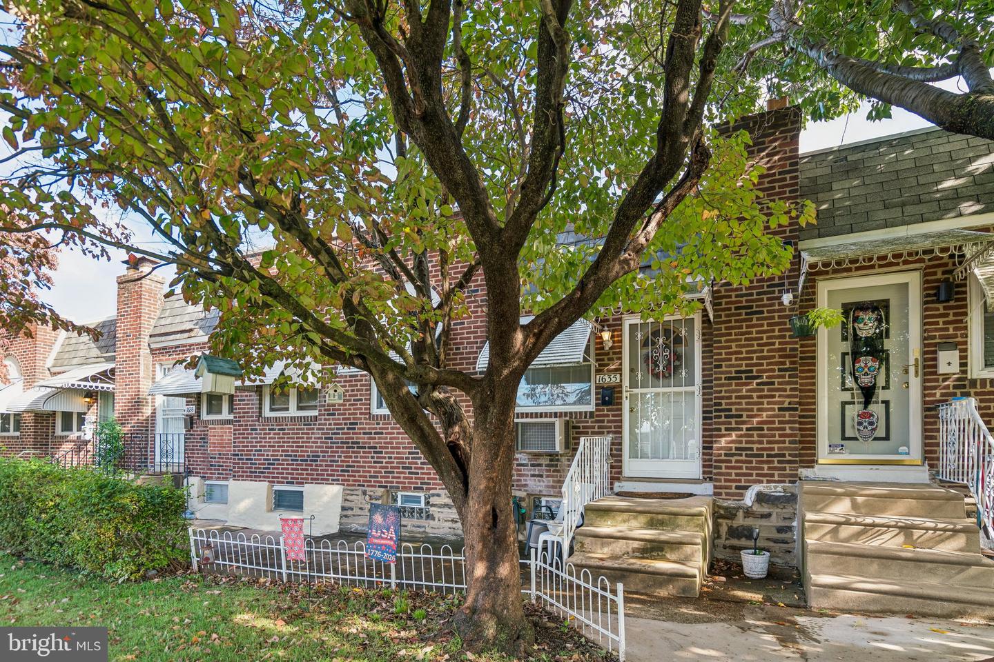 1635 E Comly St Property Photo 1