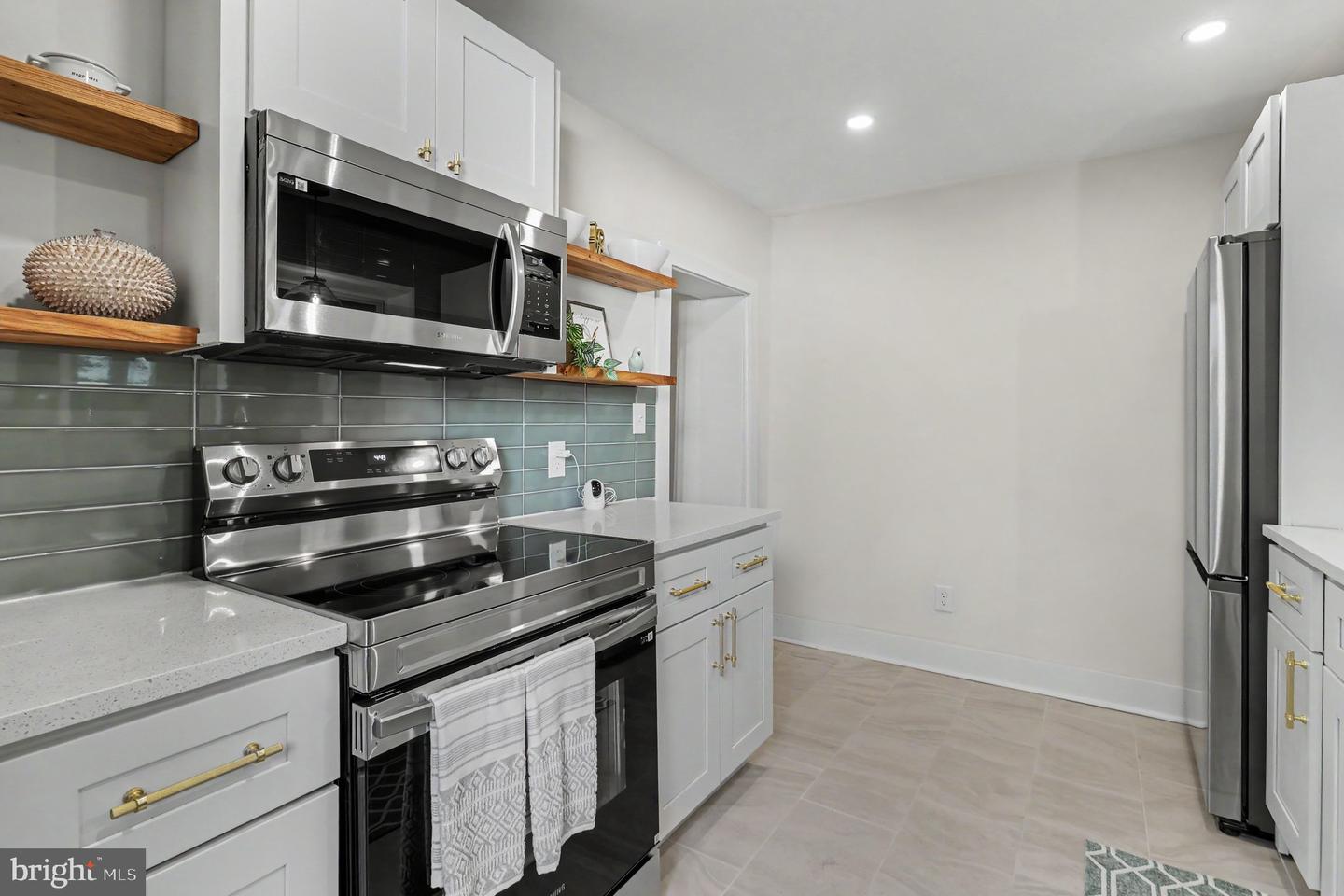 2542 Jasper St Property Photo 16