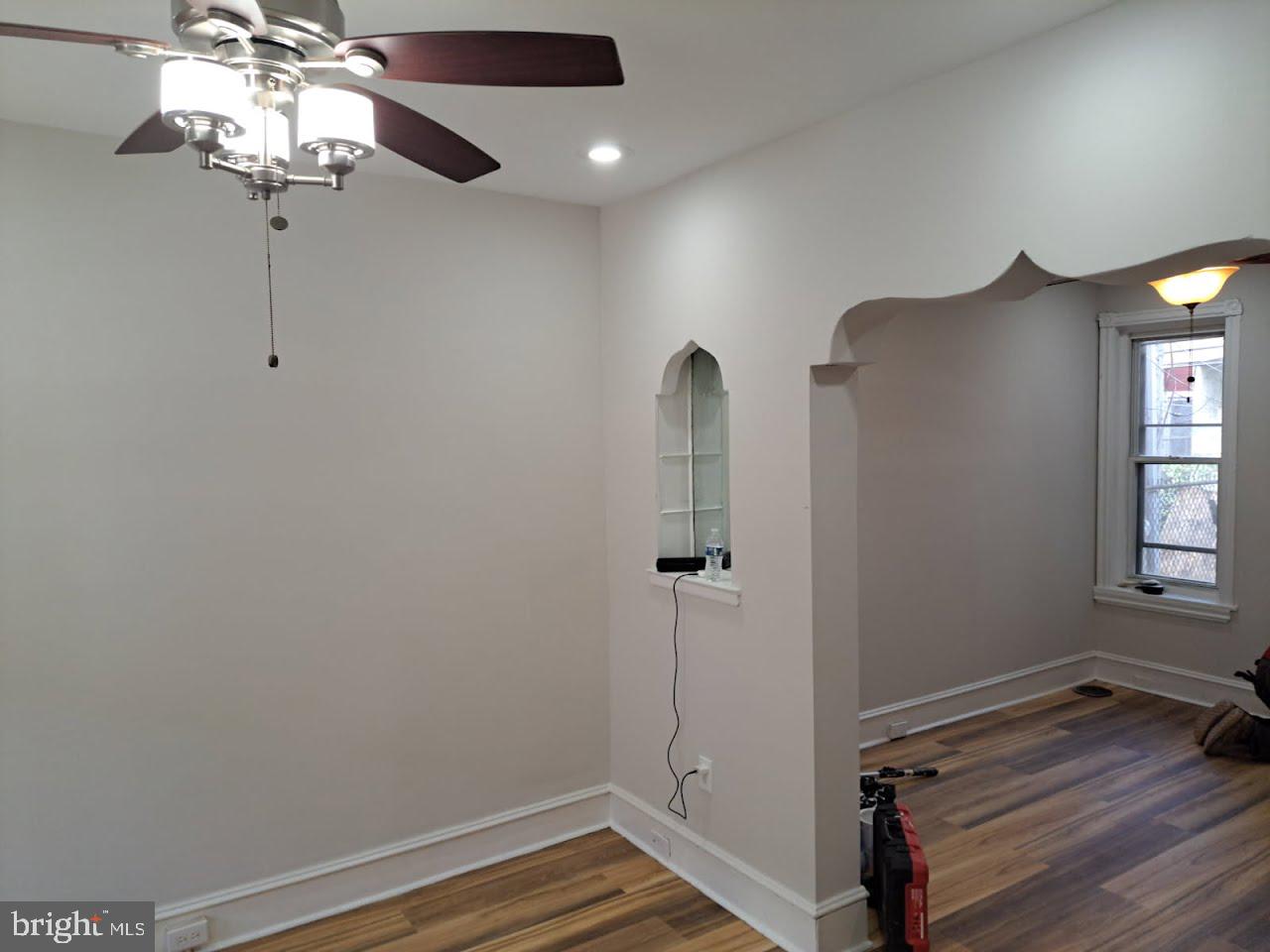2562 N HOLLYWOOD ST Property Photo 1