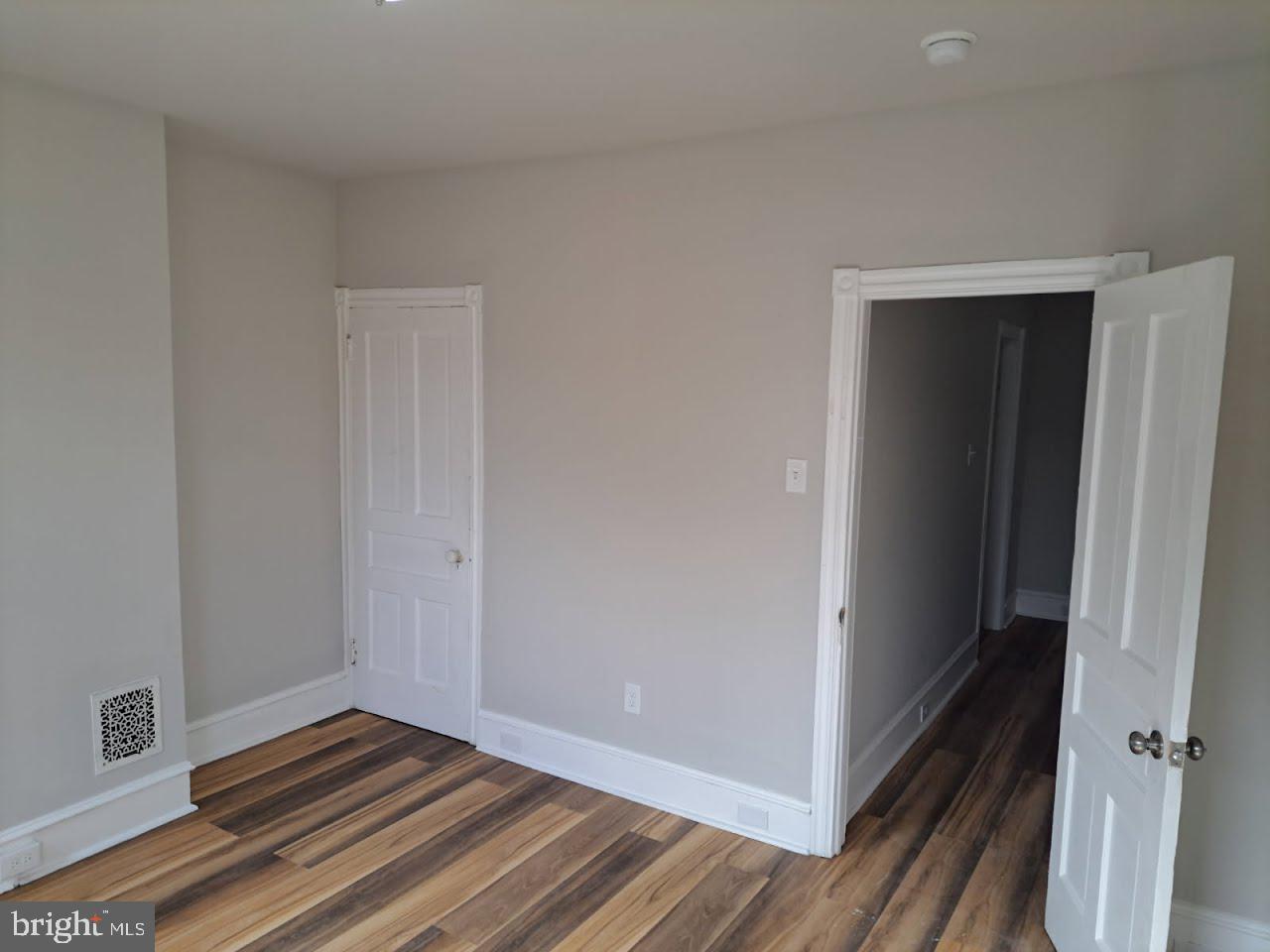 2562 N Hollywood St Property Photo 17