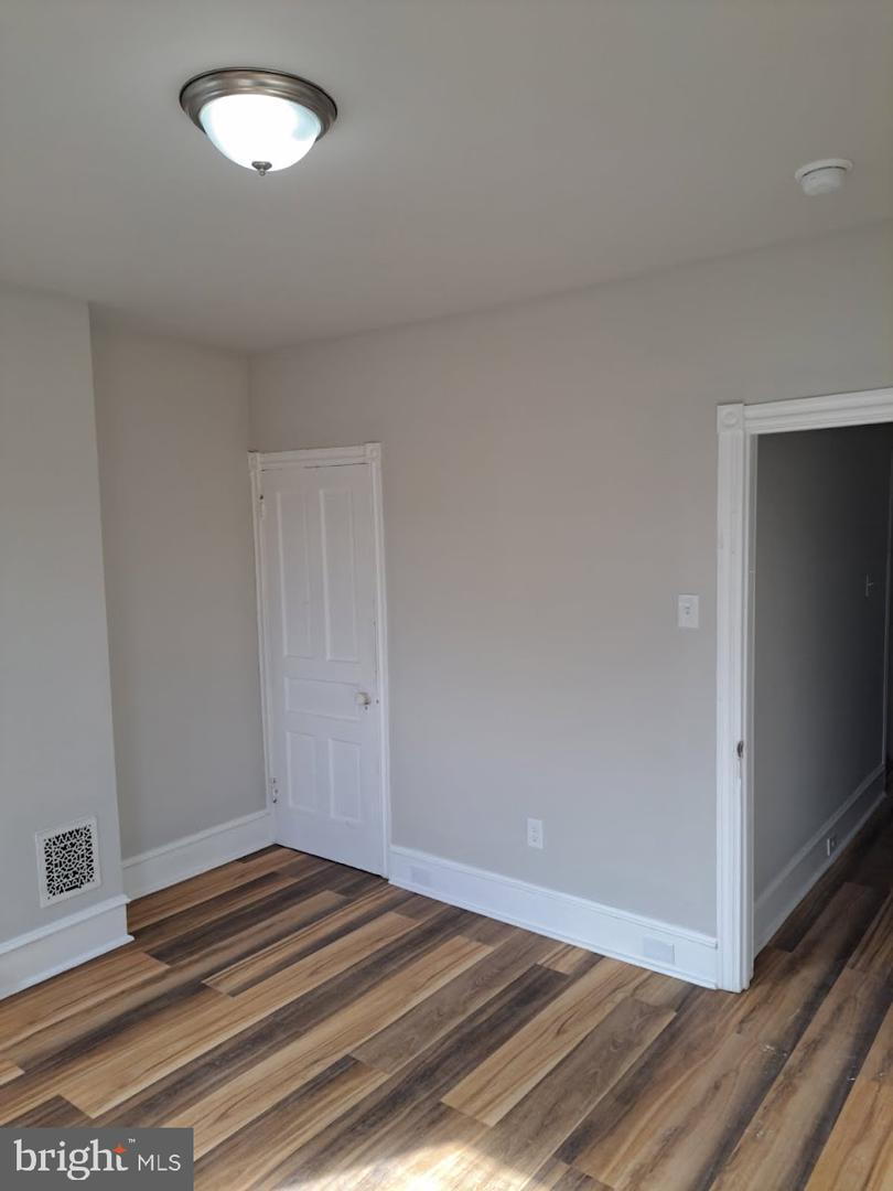 2562 N Hollywood St Property Photo 18