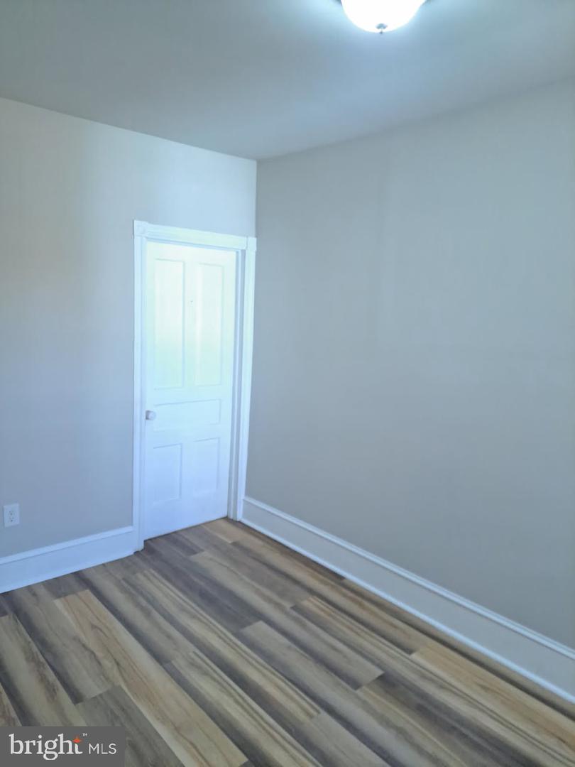 2562 N Hollywood St Property Photo 20