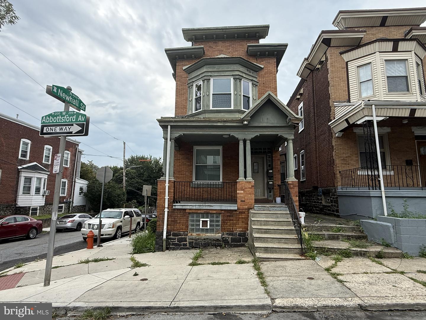 238 W Abbottsford Ave Property Photo 1