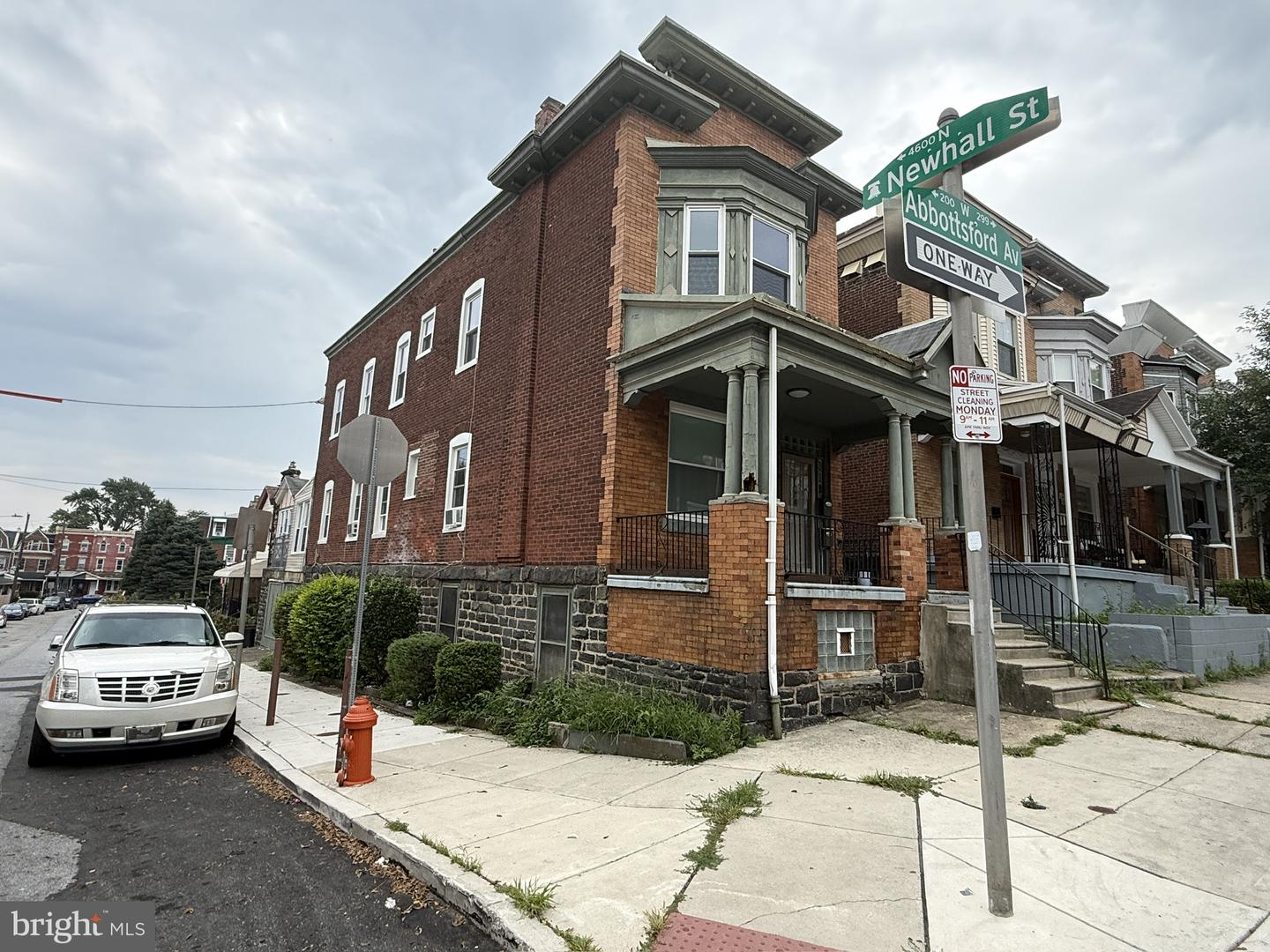 238 W Abbottsford Ave Property Photo 2