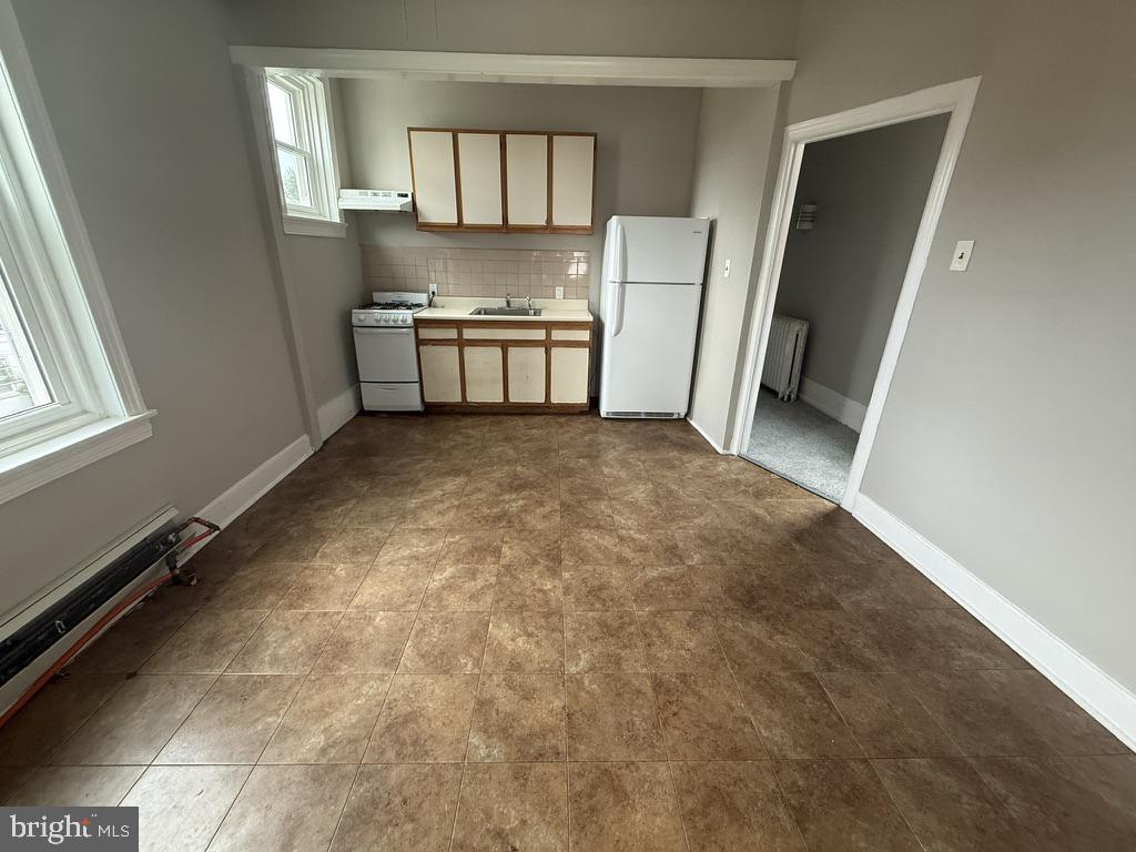238 W Abbottsford Ave Property Photo 4