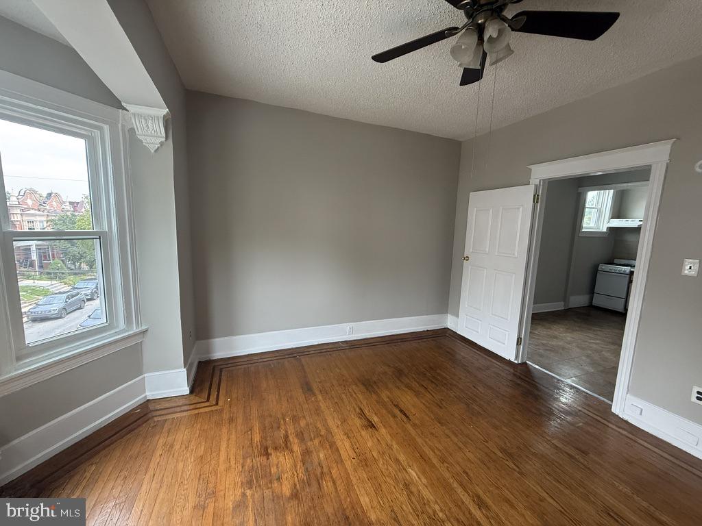 238 W Abbottsford Ave Property Photo 8