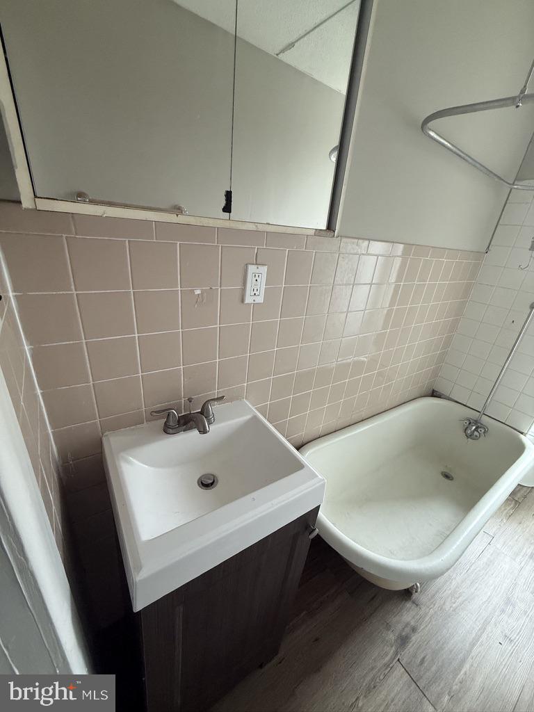 238 W Abbottsford Ave Property Photo 10