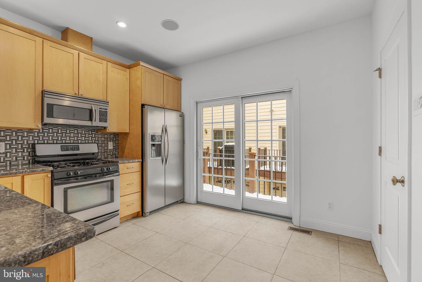 1007 N 3rd St #d Property Photo 9