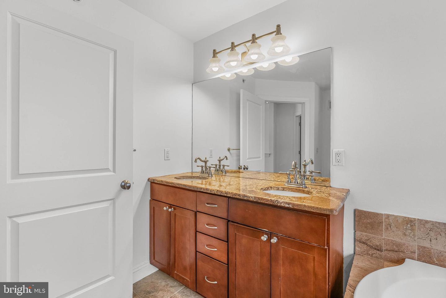 1007 N 3rd St #d Property Photo 18