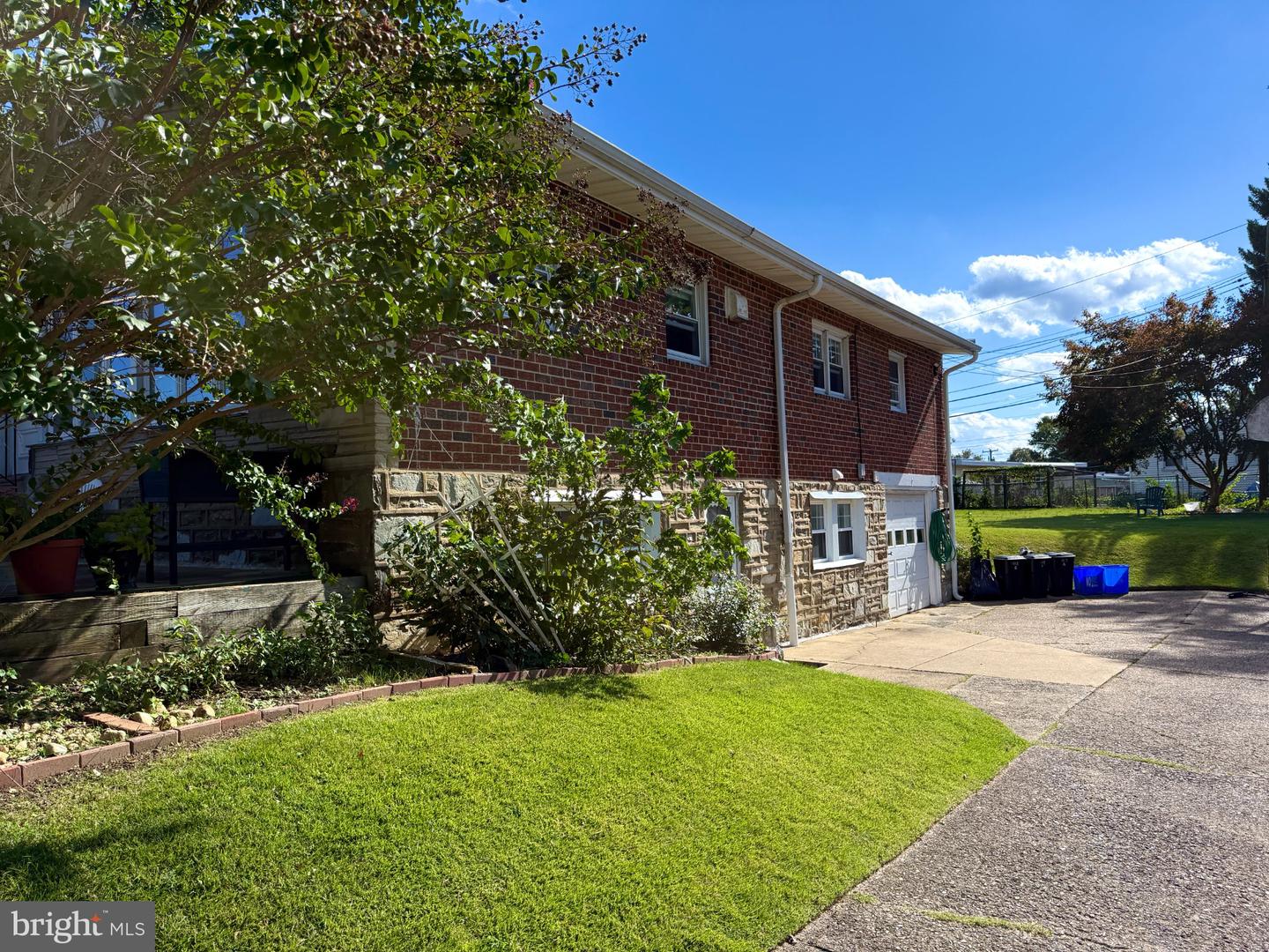 1112 Bingham St Property Photo 2