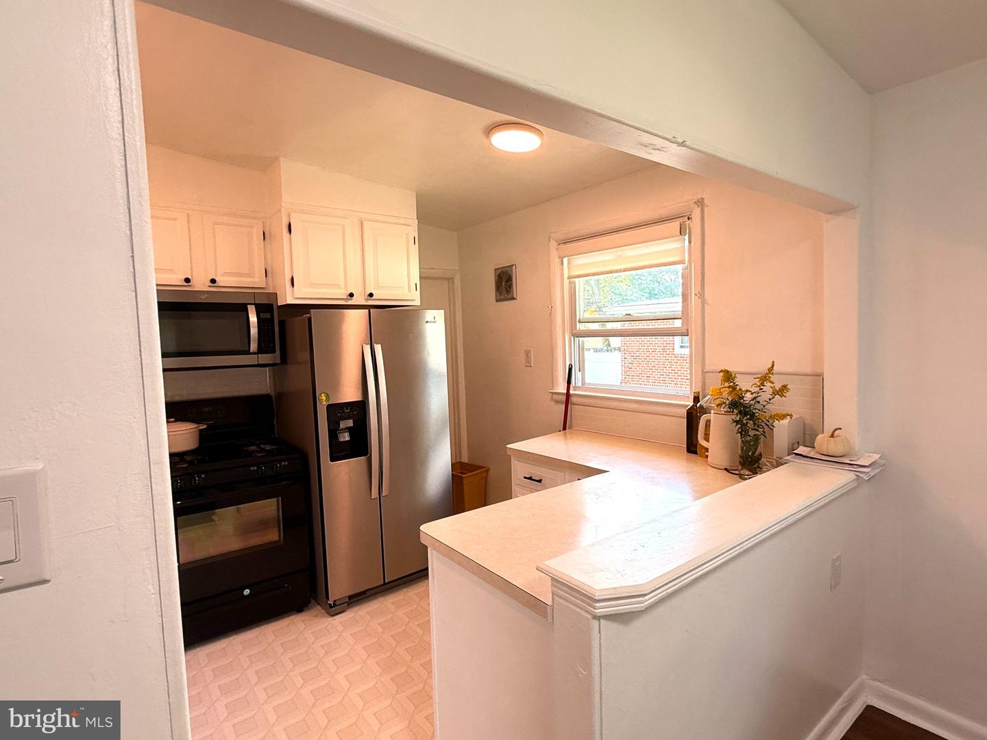 1112 Bingham St Property Photo 7