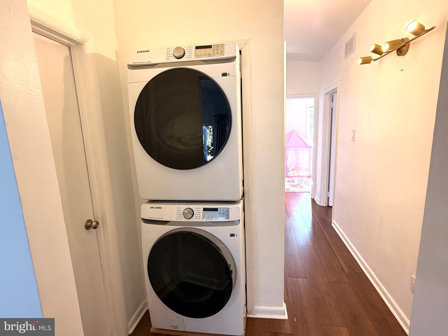 1112 Bingham St Property Photo 10