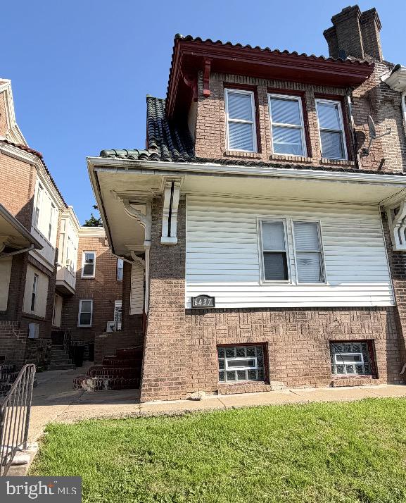 6437 BROAD ST Property Photo 1