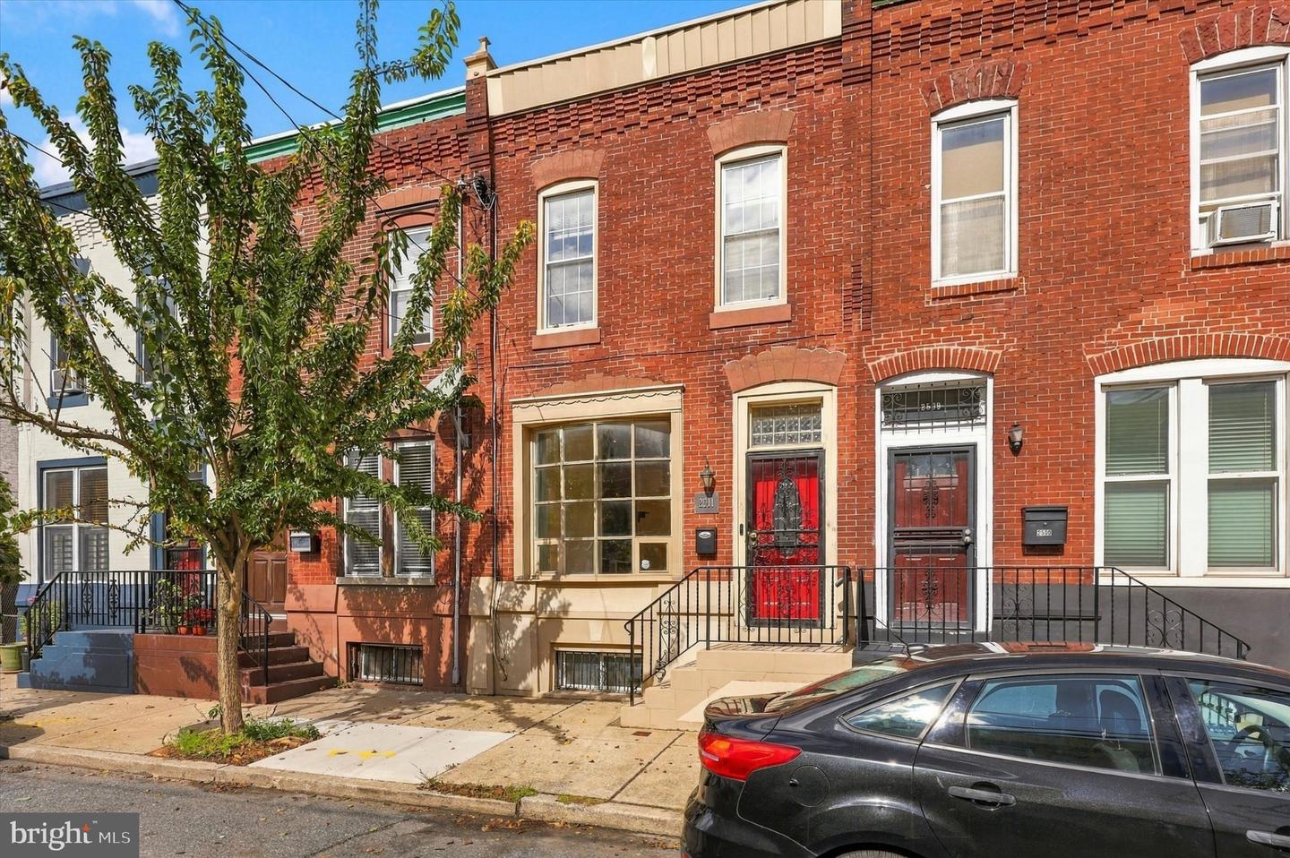 2511 CARPENTER ST Property Photo 1