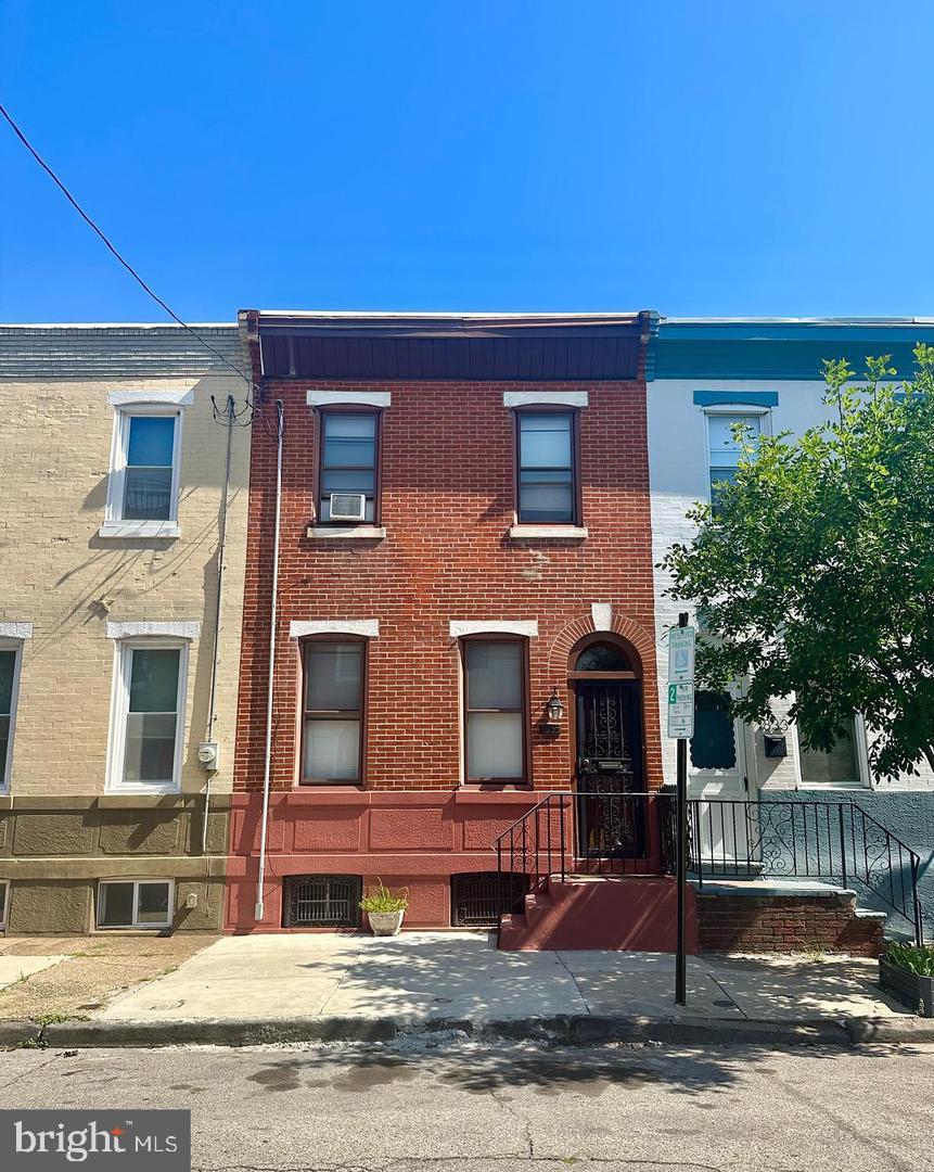 1835 DICKINSON ST Property Photo 1