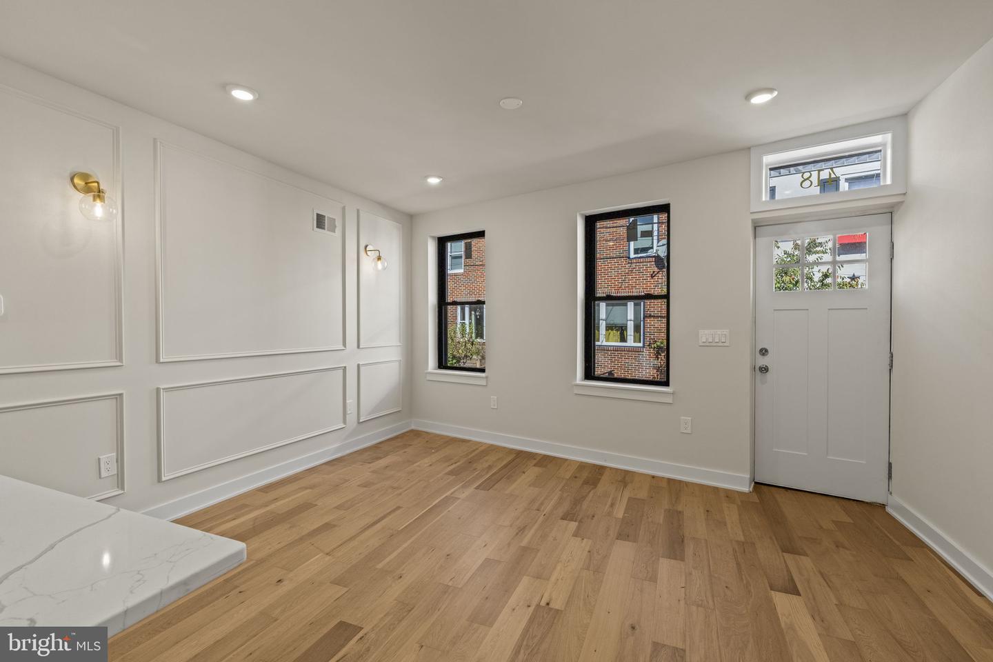 418 Sigel St Property Photo 1