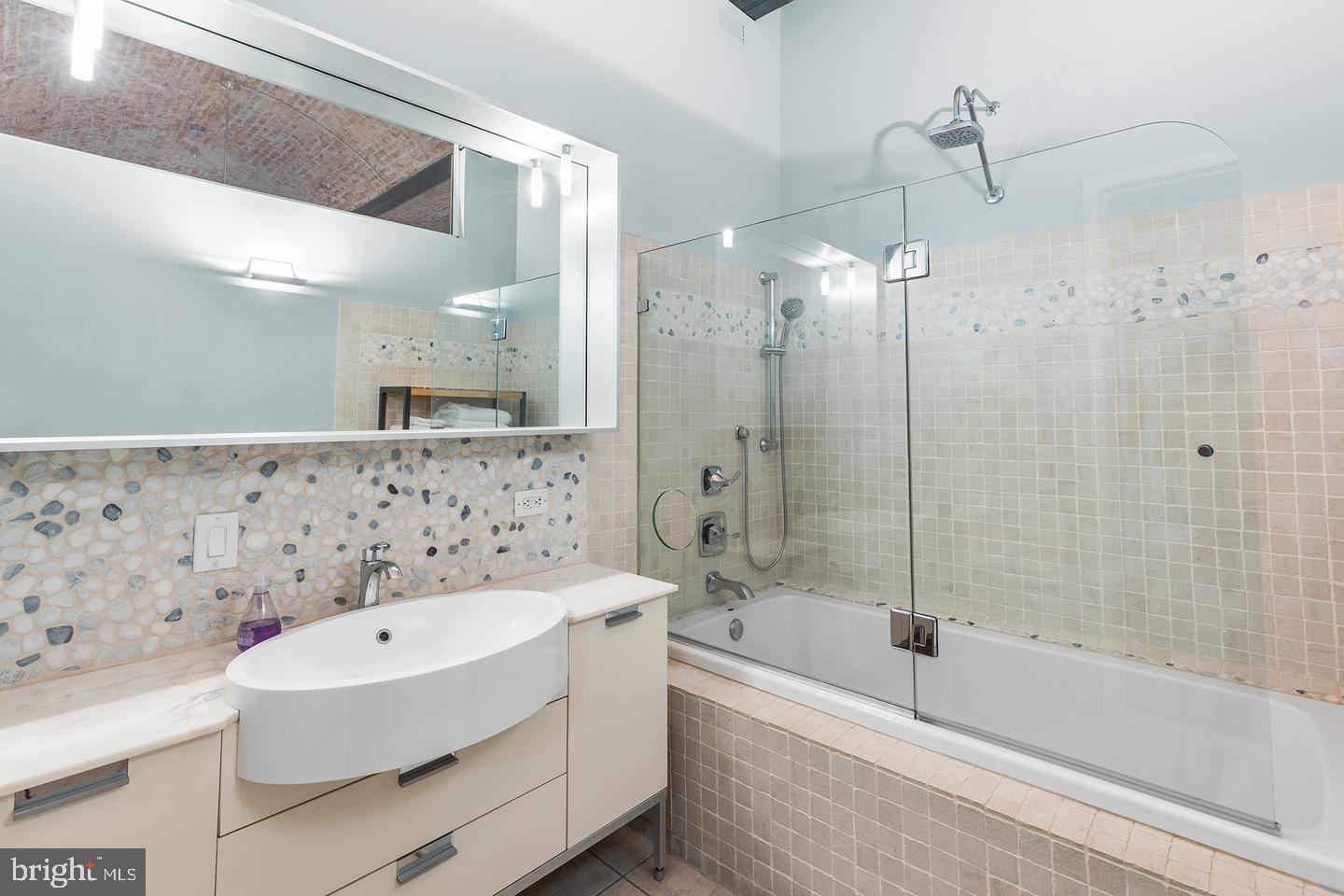 105 S 12th St #401 Property Photo 15