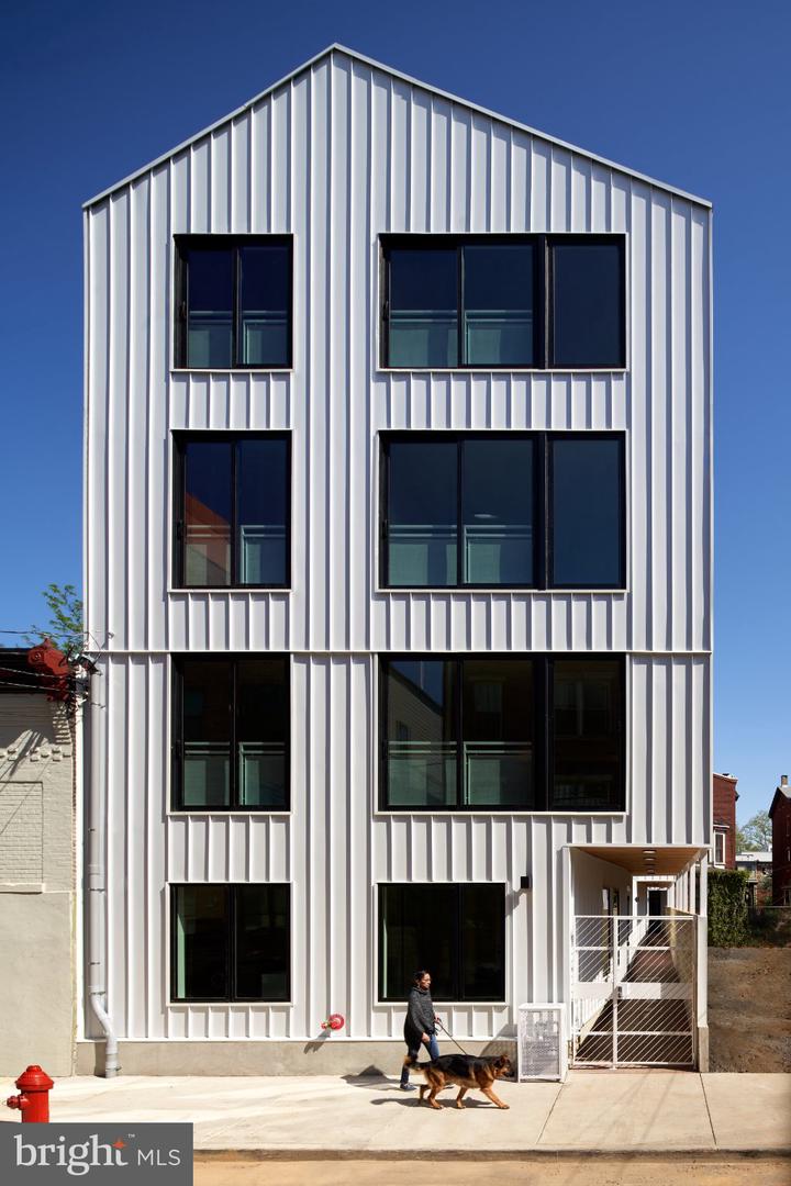 2011 CAMBRIDGE ST #E Property Photo 1