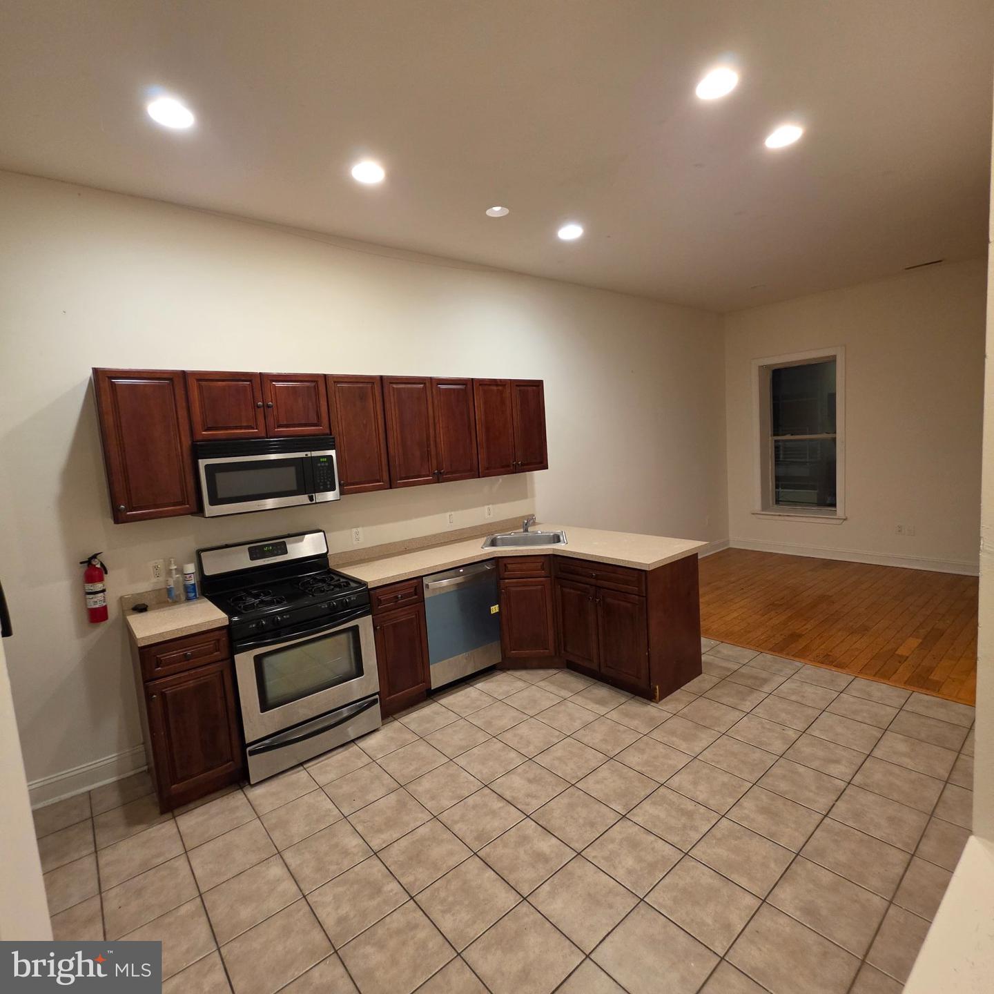 1951 N GRATZ ST #2 Property Photo 1