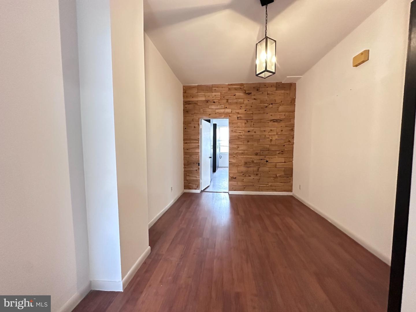 909 S 8TH ST #2ND FL Property Photo 1
