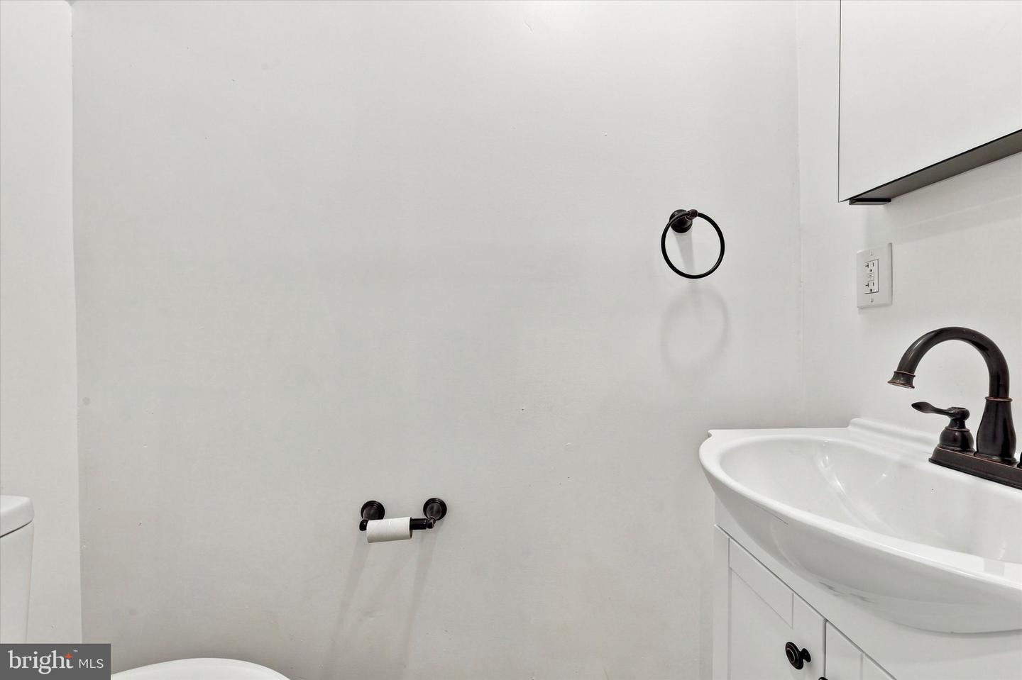 5037 Chancellor St Property Photo 11
