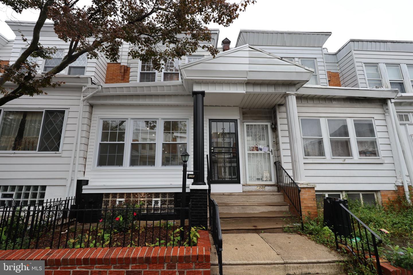 6246 DELANCEY ST Property Photo 1