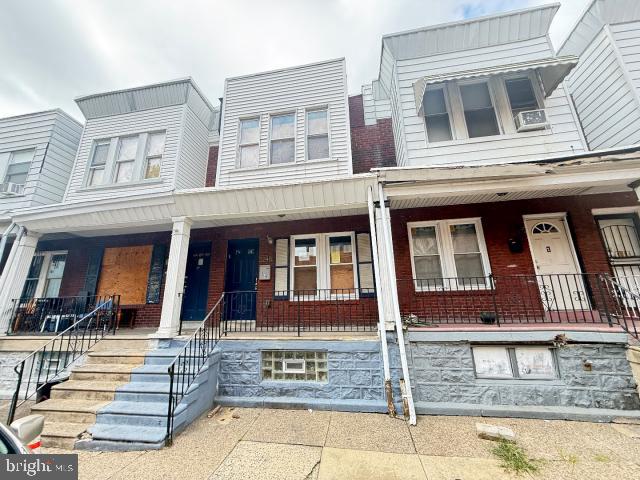 2248 E Monmouth St Property Photo 1