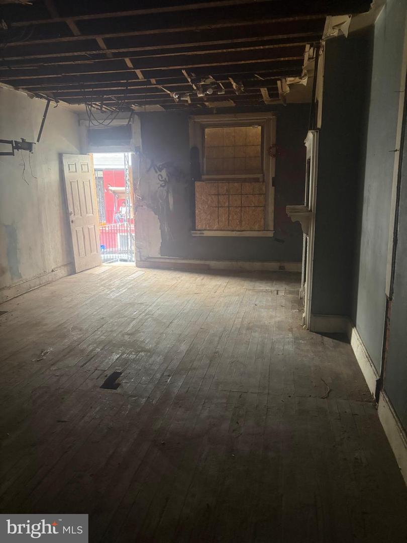 5123 Folsom St Property Photo 2