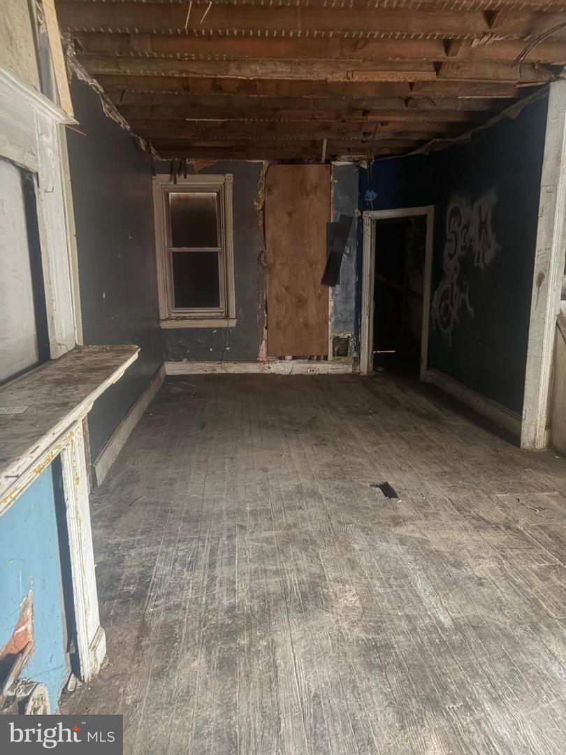 5123 Folsom St Property Photo 3