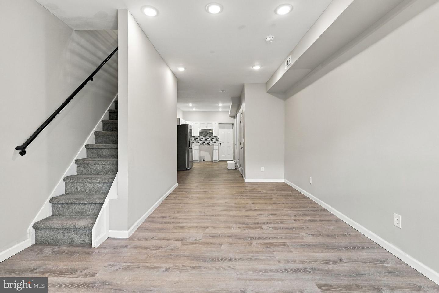 212 N Wanamaker St Property Photo 3