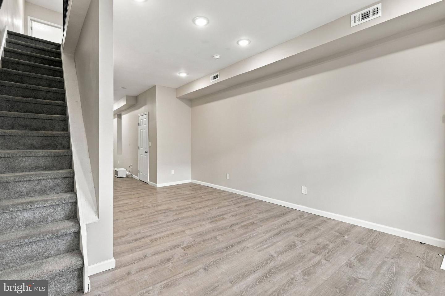 212 N Wanamaker St Property Photo 4